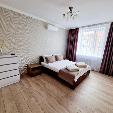 Apartament On Chornovola, 40 Жк "Варварівка" Луцк Экстерьер фото
